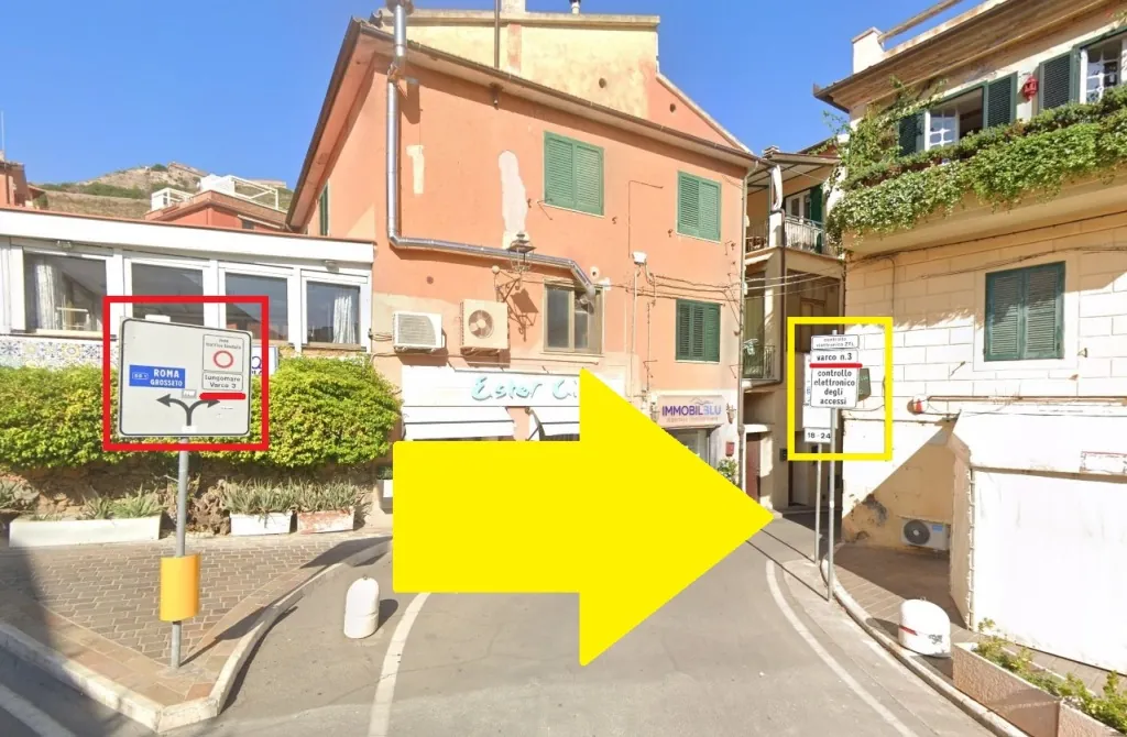 immagine streetview dell'accesso al varco 3 della ZTL porto a Porto Ercole streetrview varco 3 ZTL porto a Porto Ercole